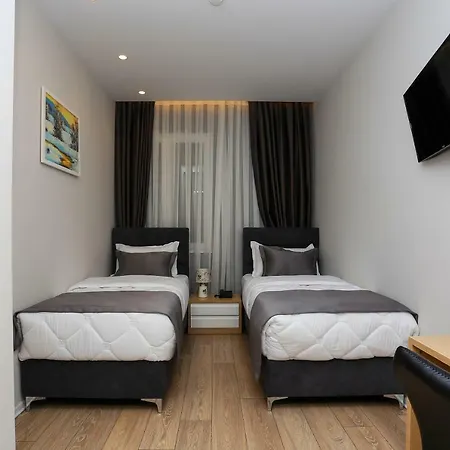 Emerald Boutique 4* Tirana