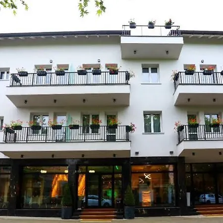 Hotel Emerald Boutique 4*