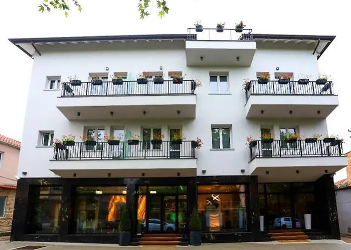Hotel Emerald Boutique 4*