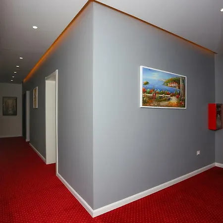 Emerald Boutique 4* Tirana