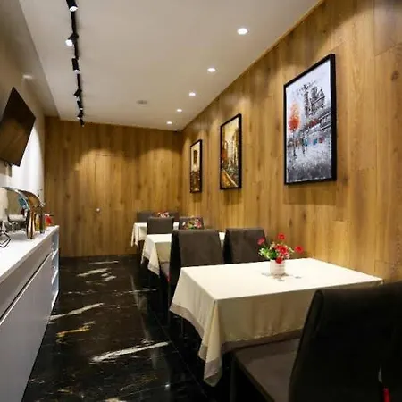 Emerald Boutique 4* Tirana